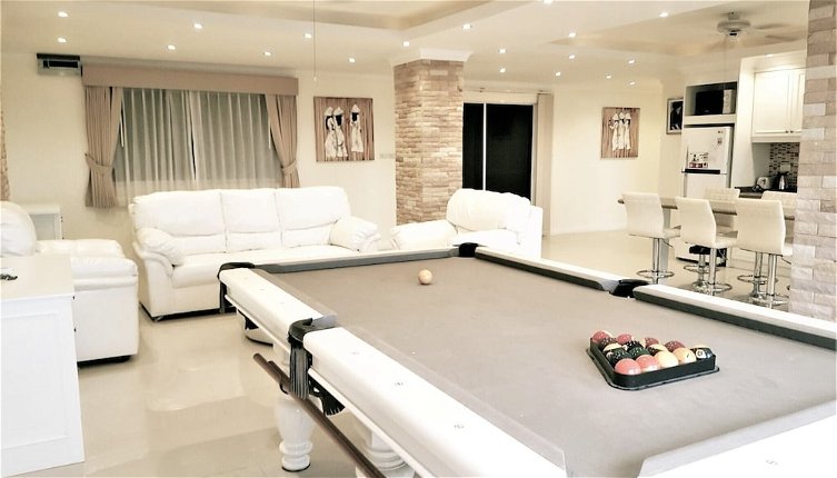 Photo 1 - Large, Stylish 2 bed Apartment With Pool Table in Pattaya