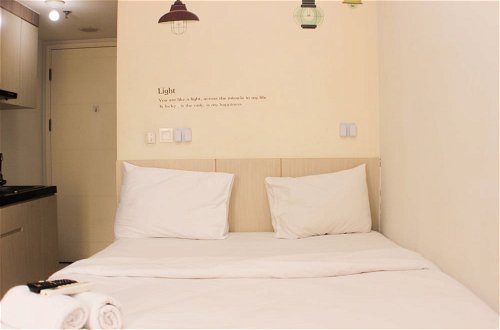 Photo 5 - Cozy Living Studio Room At Springlake Summarecon Bekasi Apartment