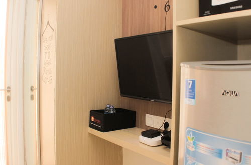 Foto 9 - Cozy Living Studio Room At Springlake Summarecon Bekasi Apartment