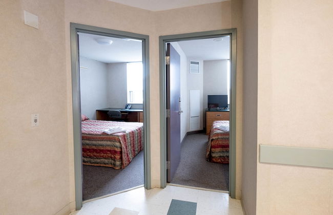 Residence & Conference Centre - Barrie - Photo 5