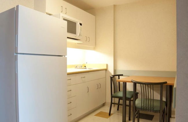 Residence & Conference Centre - Barrie - Photo 17