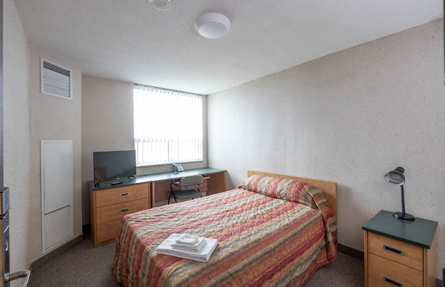 Residence & Conference Centre - Barrie - Photo 4