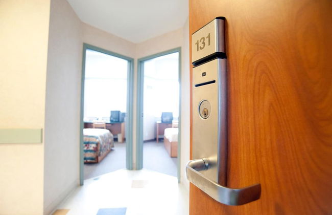 Residence & Conference Centre - Barrie - Photo 9