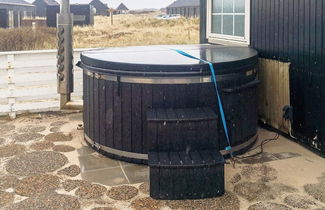 Foto 3 - Vintage Holiday Home in Harboøre with Hot Tub