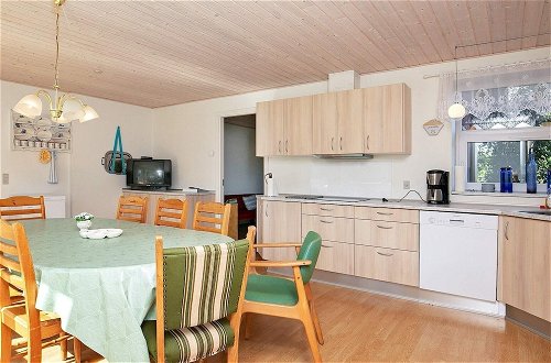 Foto 5 - 9 Person Holiday Home in Saeby