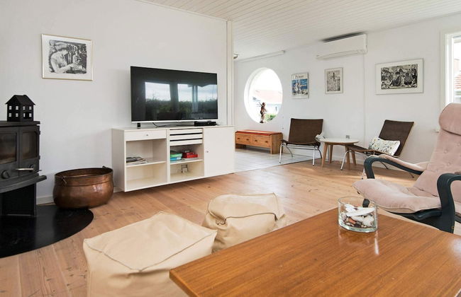 Elegant Holiday Home in Jutland near Sea - Photo 10