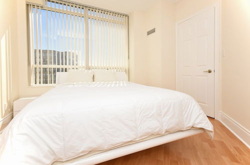 Foto 4 - NAPA Furnished Suites Square One