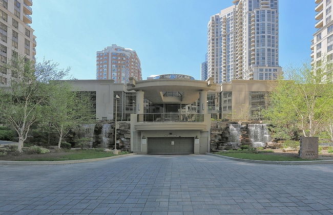 NAPA Furnished Suites Square One - Foto 25