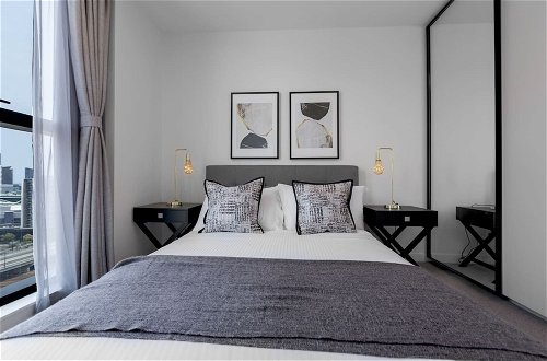 Photo 4 - Stylist 1bed1bath Apartment@west Melbourne