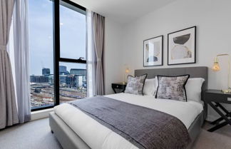 Photo 1 - Stylist 1bed1bath Apartment@west Melbourne