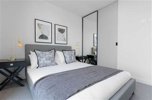 Photo 2 - Stylist 1bed1bath Apartment@west Melbourne