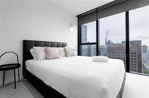 Photo 5 - Luxury 2bed2bath apt in the Heart of Mel@collins