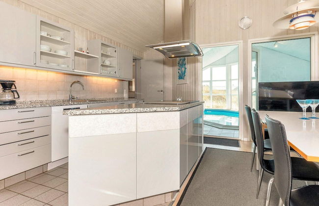 10 Person Holiday Home in Lokken - Foto 10