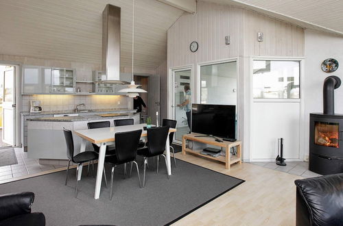 Photo 6 - 10 Person Holiday Home in Lokken