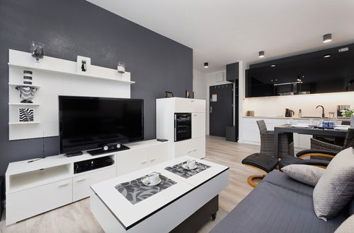 Photo 26 - Platinium Apartments by Renters