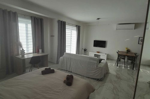 Foto 4 - Inviting 1-doublebed Apartment in Qawra