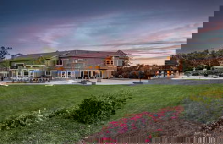 Foto 2 - Wilson Creek Manor By Avantstay Sleeps 10! Amazing Estate w/ Pool & Game Room