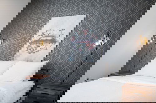 Foto 5 - Crescent Furnished Apartments v2