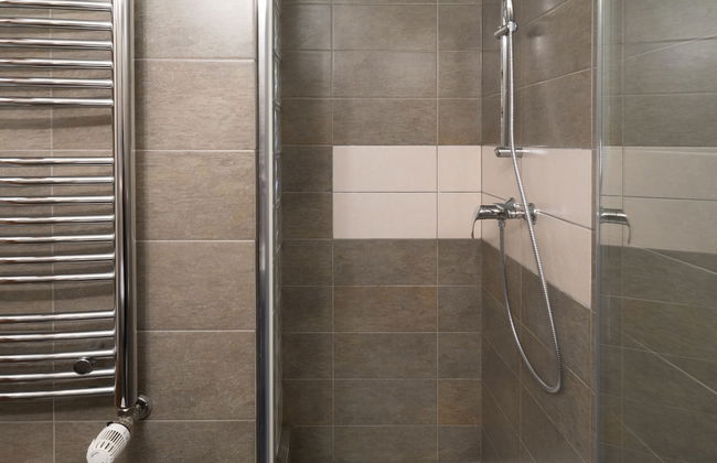 3 Epoques Apartments by Adrez Living - Photo 70