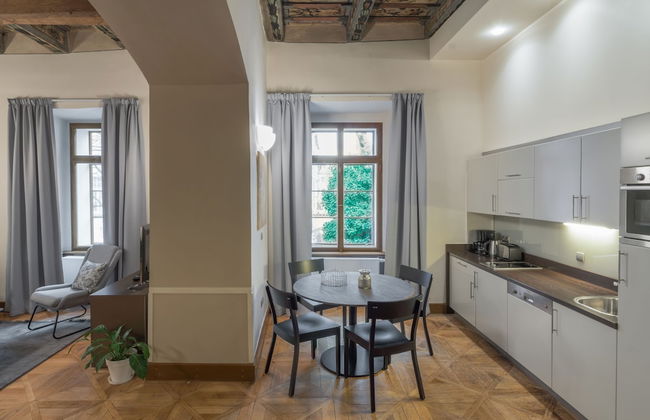 3 Epoques Apartments by Adrez Living - Photo 46