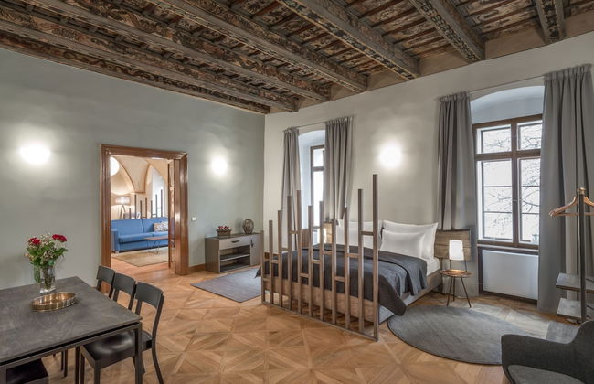 3 Epoques Apartments by Adrez Living - Photo 2