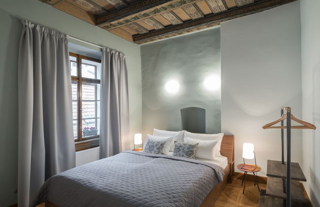 3 Epoques Apartments by Adrez Living - Photo 21