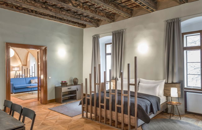 3 Epoques Apartments by Adrez Living - Photo 42