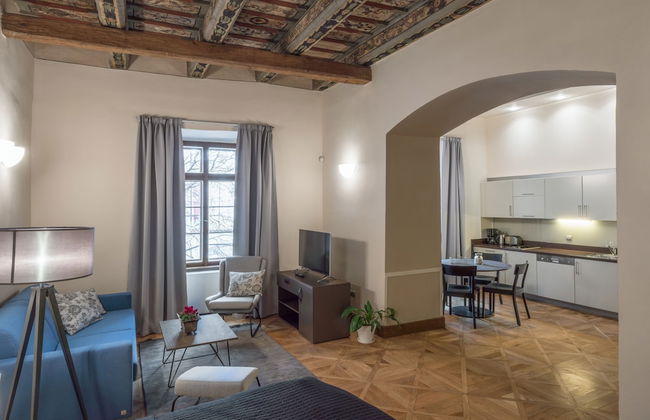 3 Epoques Apartments by Adrez Living - Photo 26