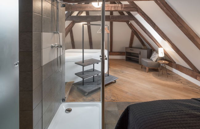 3 Epoques Apartments by Adrez Living - Photo 38