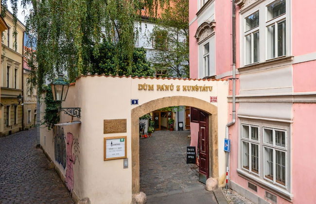 3 Epoques Apartments by Adrez Living - Photo 73