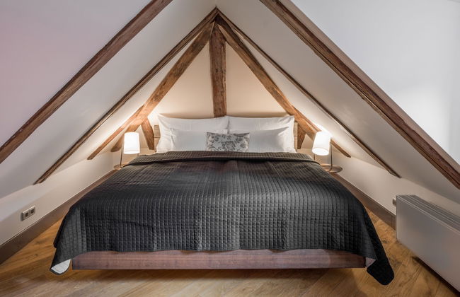 3 Epoques Apartments by Adrez Living - Photo 34