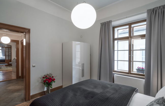 3 Epoques Apartments by Adrez Living - Photo 20