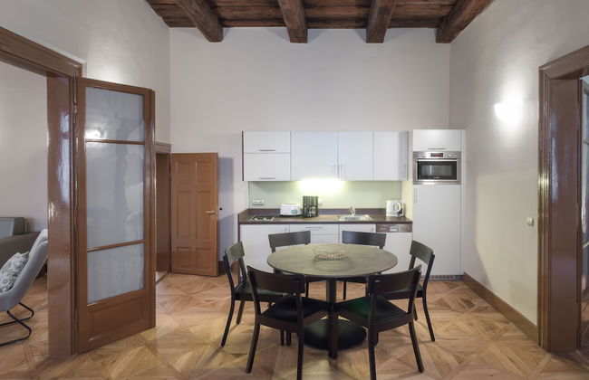 3 Epoques Apartments by Adrez Living - Photo 44