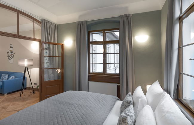 3 Epoques Apartments by Adrez Living - Photo 22