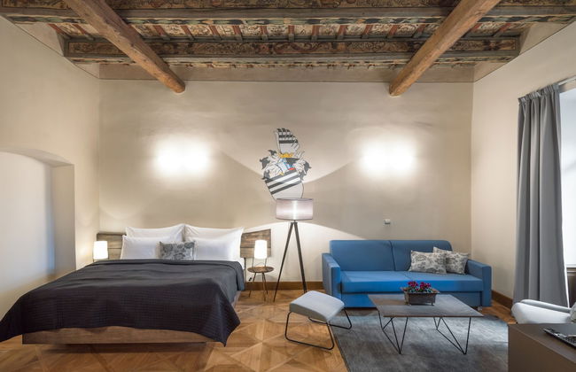 3 Epoques Apartments by Adrez Living - Photo 25