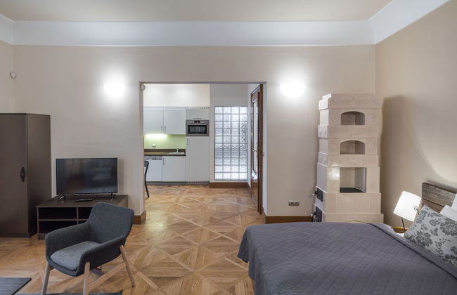 3 Epoques Apartments by Adrez Living - Photo 32