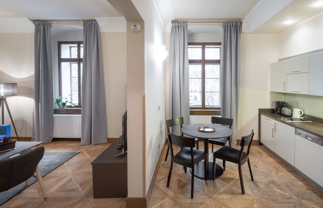 3 Epoques Apartments by Adrez Living - Photo 48