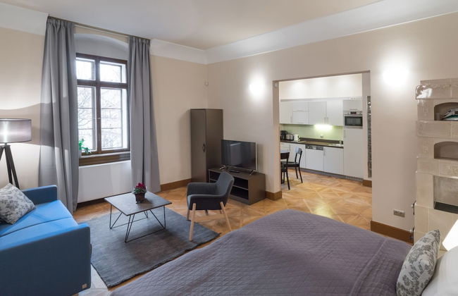 3 Epoques Apartments by Adrez Living - Photo 31