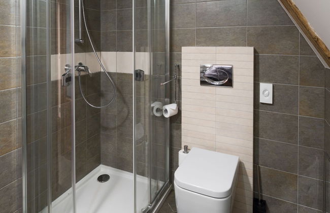 3 Epoques Apartments by Adrez Living - Photo 68