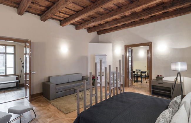 3 Epoques Apartments by Adrez Living - Photo 10