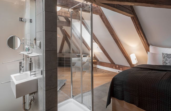 3 Epoques Apartments by Adrez Living - Photo 40