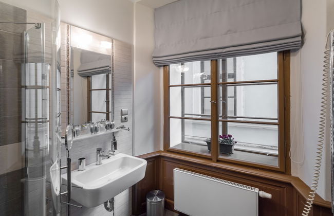 3 Epoques Apartments by Adrez Living - Photo 65