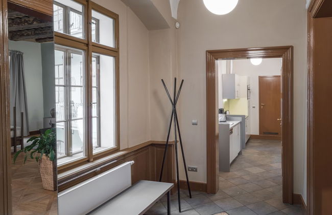 3 Epoques Apartments by Adrez Living - Photo 7