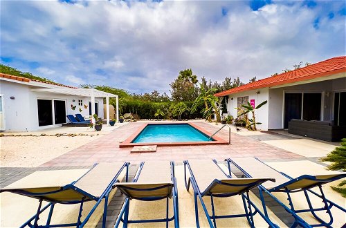 Photo 20 - Modern Villa Private Pool 4min to Beaches