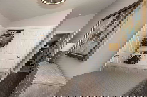 Photo 3 - Heart of Mainstrasse Apt 2