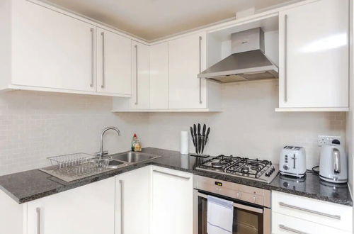 Photo 11 - Homely 2 Bedroom Flat Near Embankment Station