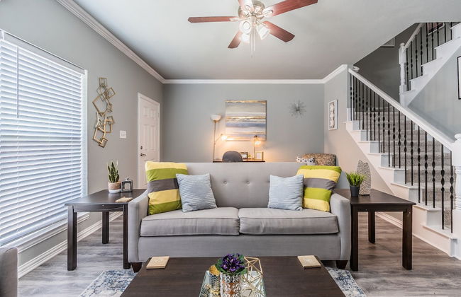 Luxury Townhome Collection GrandPrairie - Photo 41