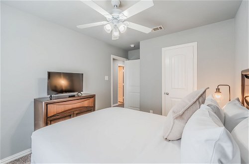Photo 26 - Luxury Townhome Collection GrandPrairie
