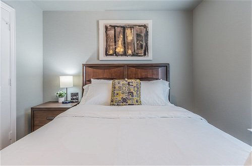 Photo 6 - Luxury Townhome Collection GrandPrairie