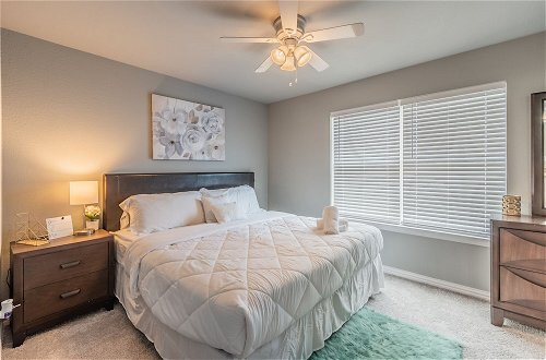 Photo 10 - Luxury Townhome Collection GrandPrairie